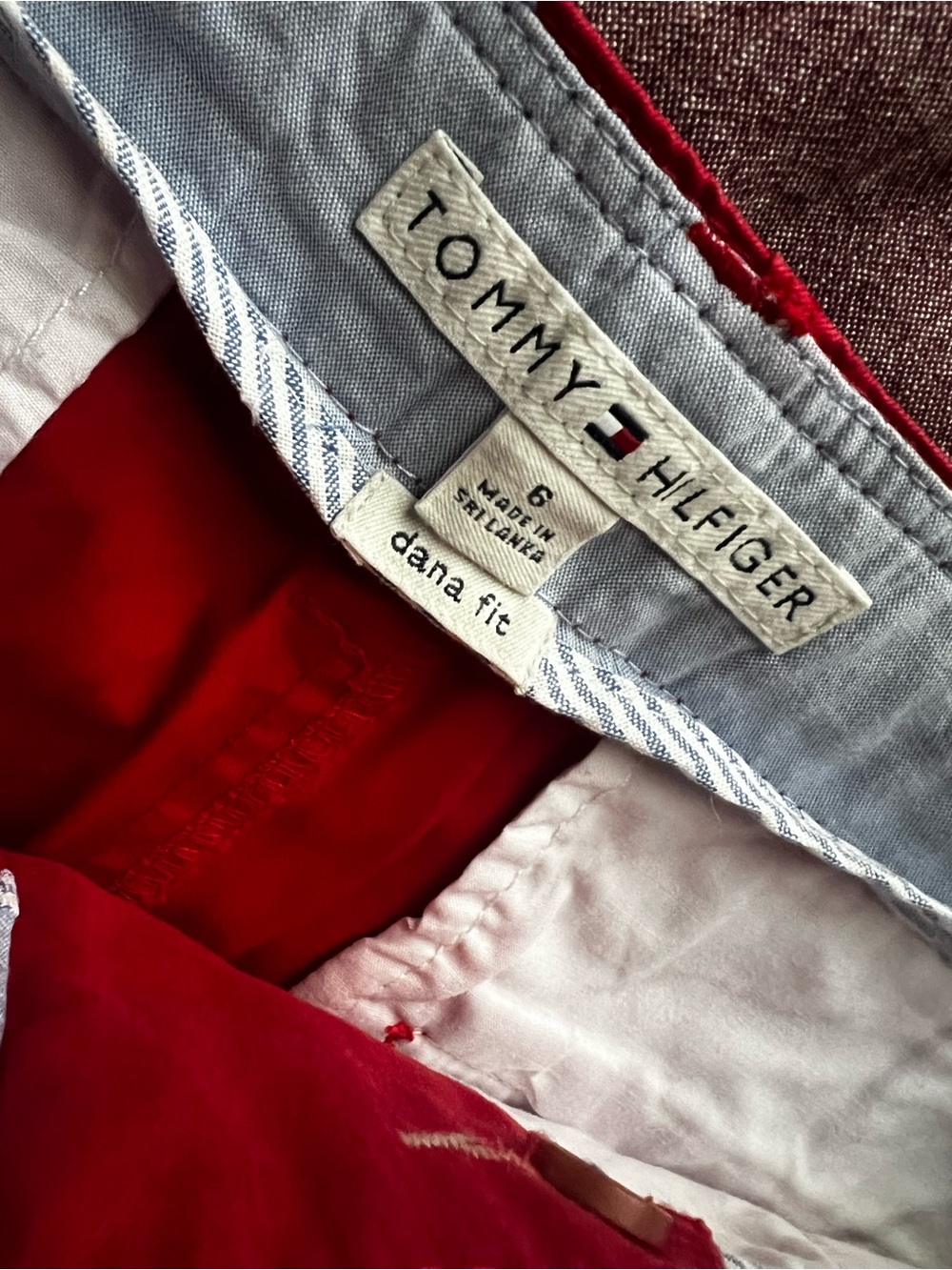 NWOT Tommy Hilfiger Capris size 6